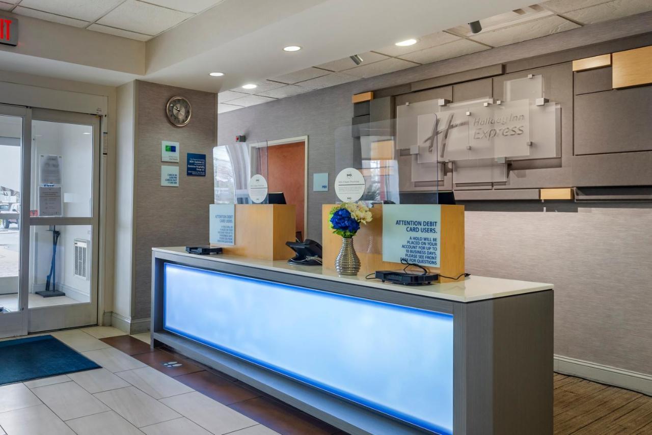 Holiday Inn Express Charlotte West - Gastonia By Ihg Exterior photo